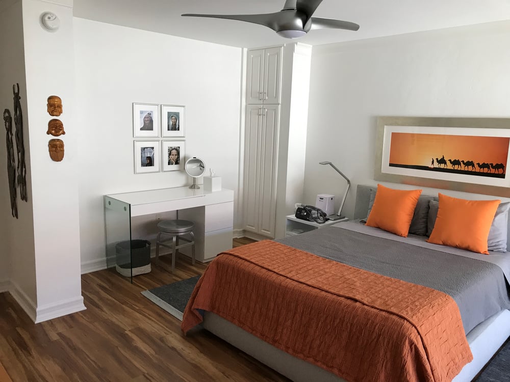 Bedroom with vanity table